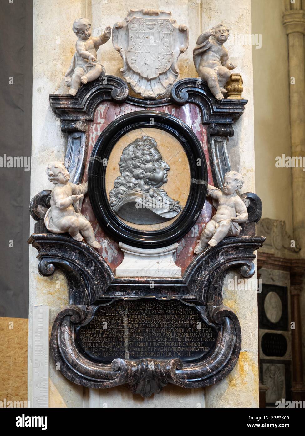 Épitaphe du Comte Johann Caspar von Cobenzl, par le sculpteur baroque Georg Raphael donner, Cathédrale de Graz, Graz, Styrie, Autriche Banque D'Images
