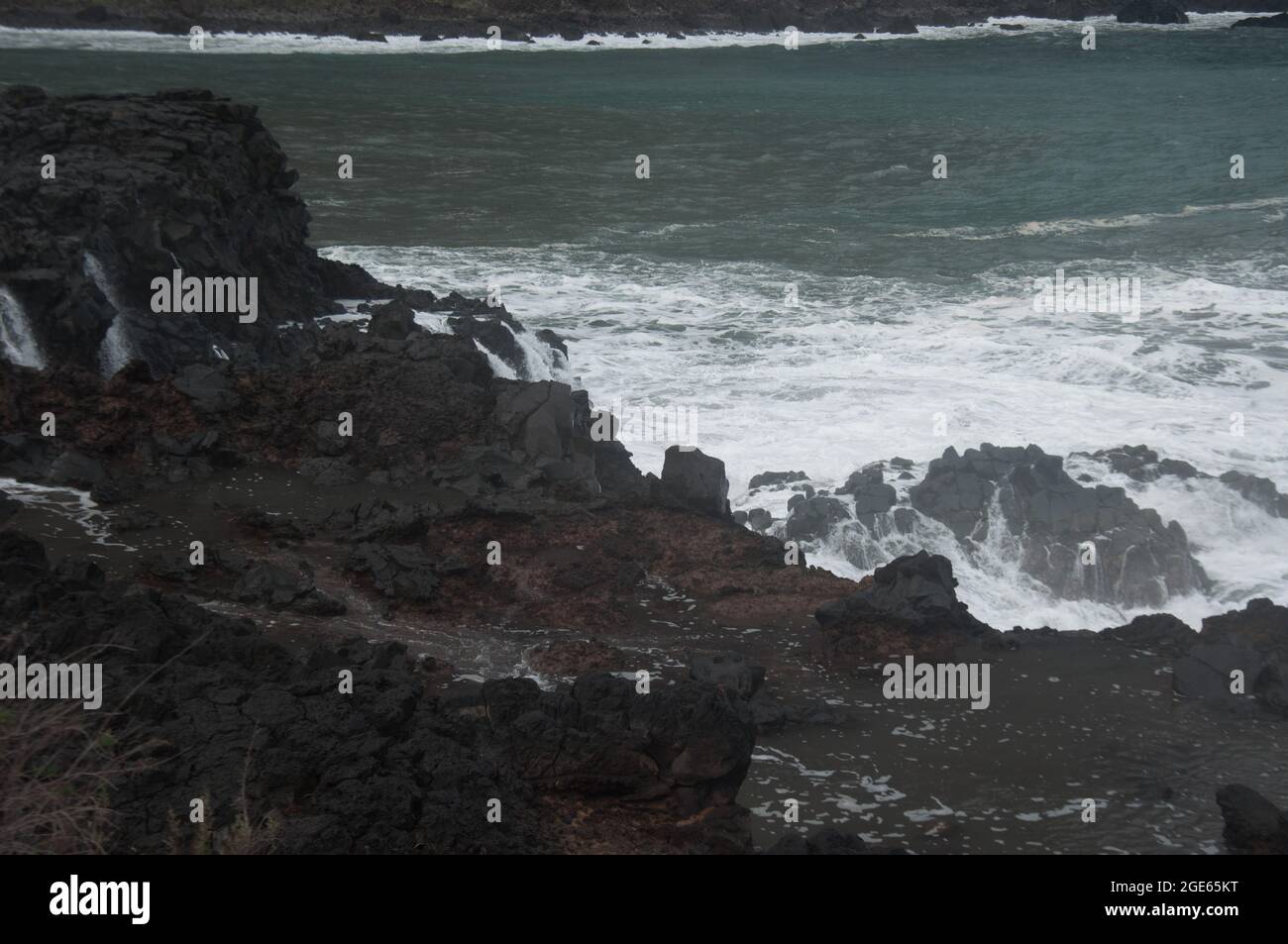 Mer sauvage et littoral, Santana, Madère, Portugal, Europe Banque D'Images