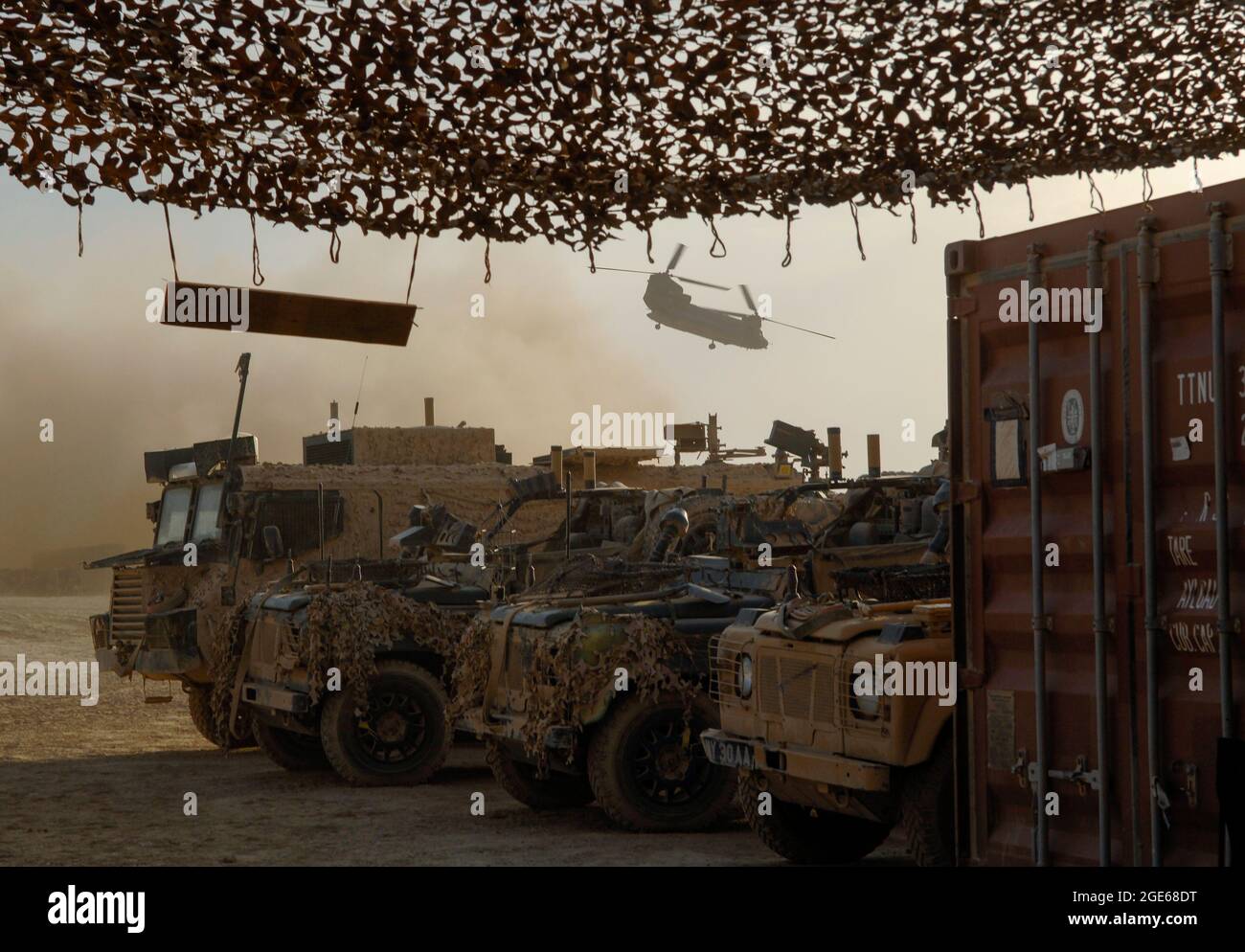 Hélicoptère Chinook larguer des troupes et des fournitures britanniques dans la province de Helmand, en Afghanistan. Banque D'Images