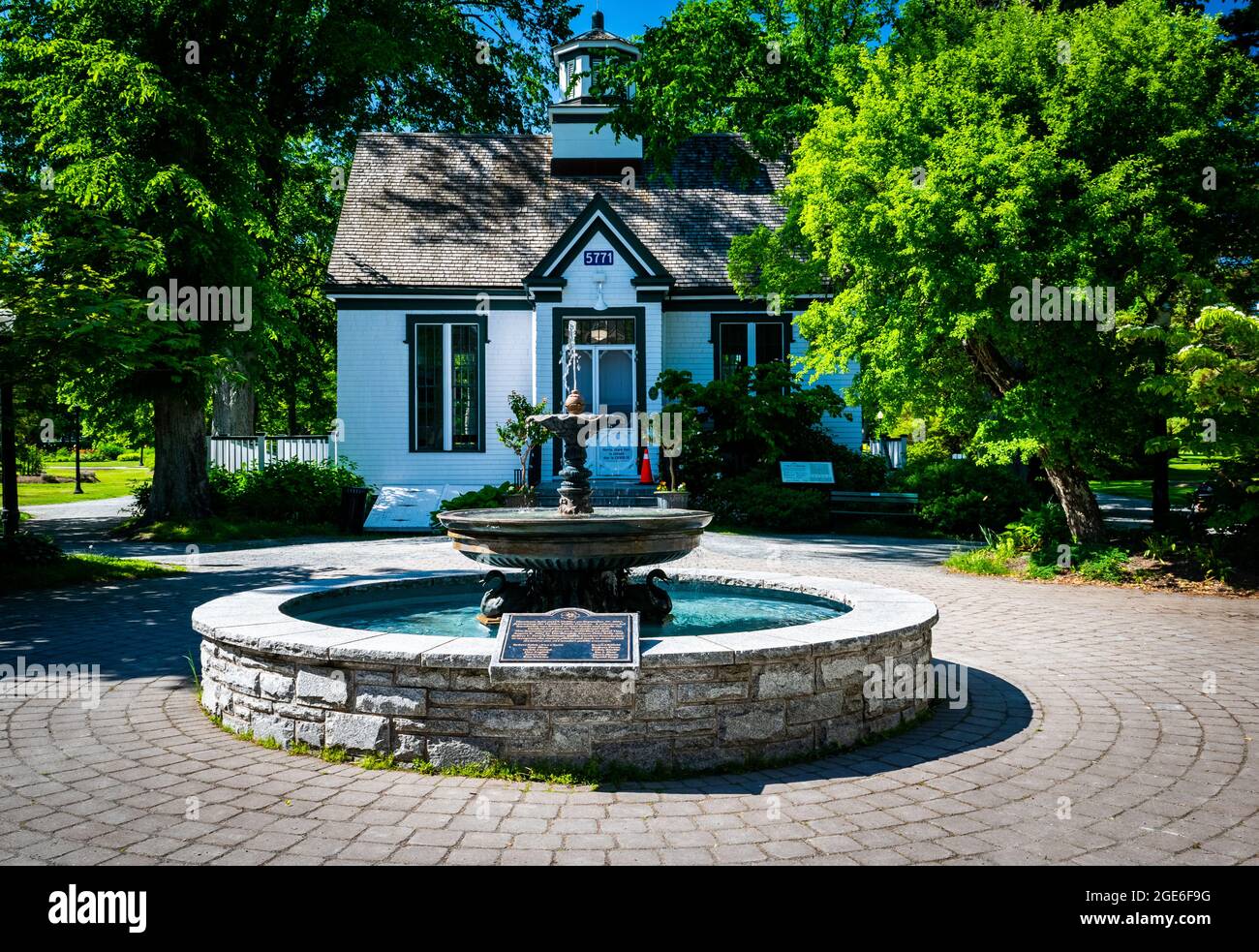 Horticole Hall Plaza, centre d'information des visiteurs et le café rare Grounds, fontaine d'eau Banque D'Images