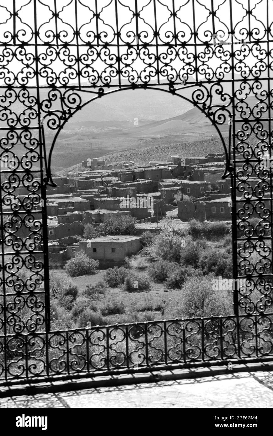 Intérieur de la Kasbah au Maroc en noir et blanc Banque D'Images