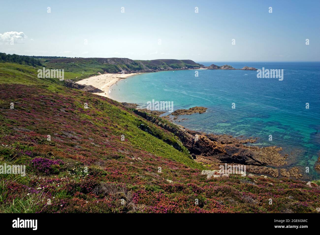 Plage de Lourtuais, Cap d'Erquy, à Erquy (Côte de Penthièvre, Côtes  d'Armor, Bretagne, France Photo Stock - Alamy