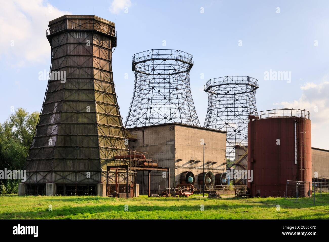 Détenteurs de gaz, usine de cokerie du complexe industriel de la mine de charbon Zeche Zollverein, site classé au patrimoine mondial de l'UNESCO, région de Ruhr, Essen, Allemagne Banque D'Images