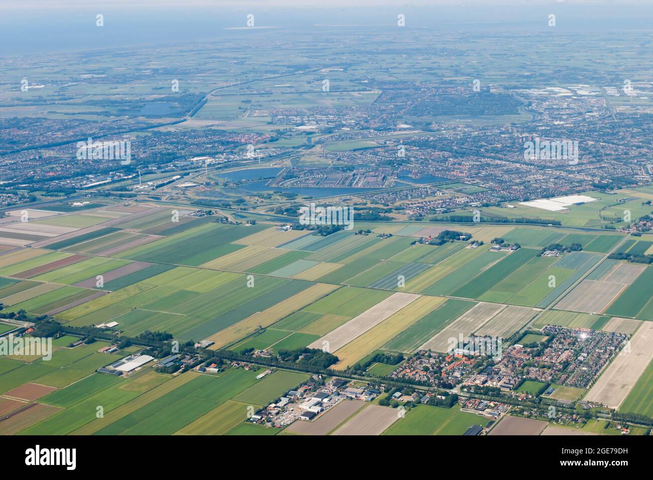 Vue aérienne de l'avion à la Hollande. Vol d'Helsinki à Amsterdam. Banque D'Images