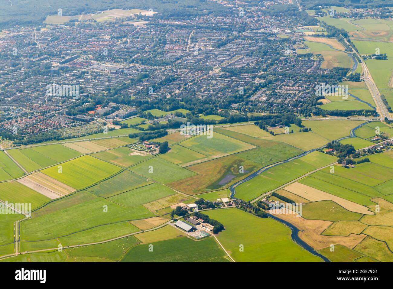 Vue aérienne de l'avion à la Hollande. Vol d'Helsinki à Amsterdam. Banque D'Images