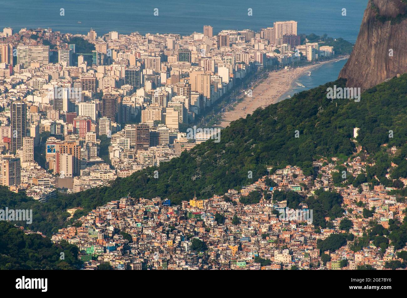 Favela da Rocinha, le plus grand bidonville (Shanty Town) d'Amérique latine. Située à Rio de Janeiro, au Brésil, elle compte plus de 70,000 habitants. Banque D'Images