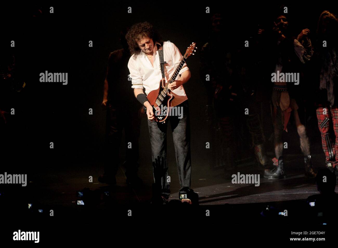 Milan Italie 2009-12-04 , Brian May lors de la comédie musicale « We will Rock You » au Teatro della Luna à Assago Banque D'Images