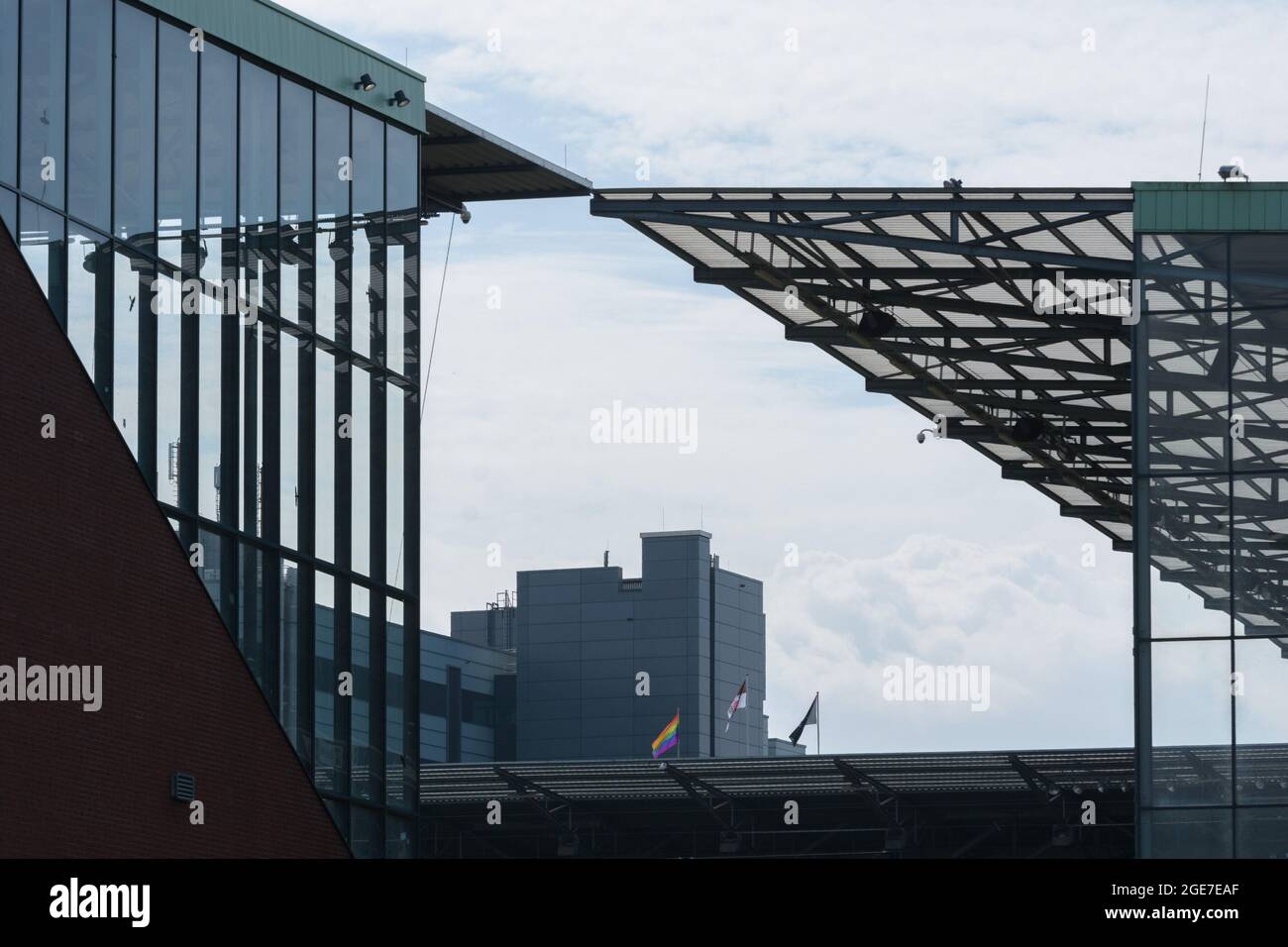 Hambourg, Allemagne. 15 août 2021. Toit de tje Millerntor-Stadion du FC St. Pauli, Hambourg, Allemagne crédit: SPP Sport Press photo. /Alamy Live News Banque D'Images