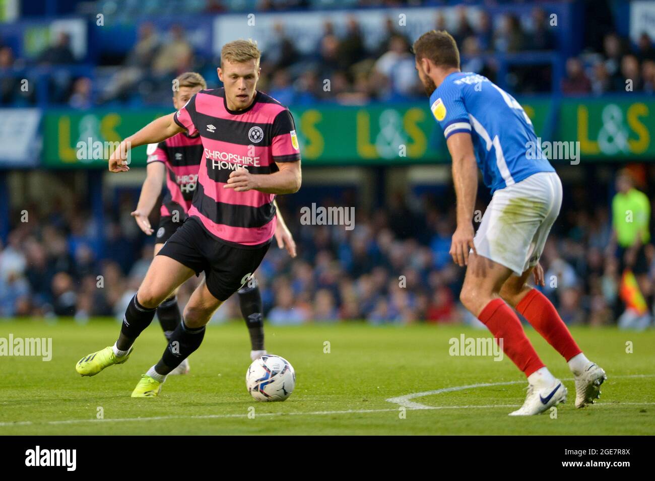 Portsmouth, Royaume-Uni. 17 août 2021. Sam Cosgrove (9) lors du match de la Sky Bet League 1 entre Portsmouth et Shrewsbury Town à Fratton Park, Portsmouth, Angleterre, le 17 août 2021. Photo de Lee Blease/Prime Media Images crédit: Prime Media Images/Alay Live News Banque D'Images