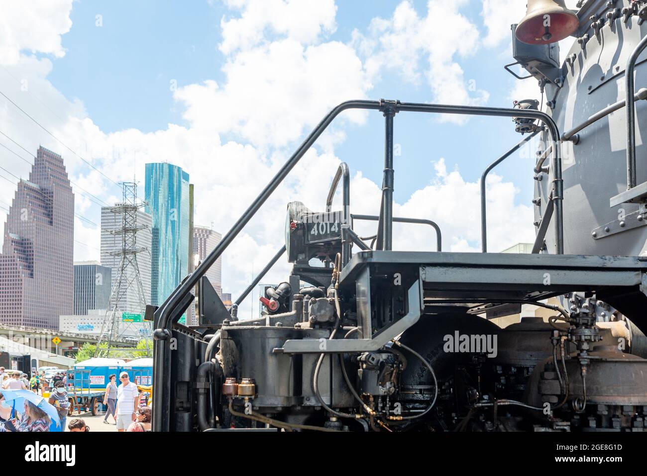 Houston, États-Unis. 17 août 2021. Union Pacific No. 4014, Big Boy s'arrête à Houston, Texas, le mardi 17 août 2021. Big Boy est le plus grand moteur à vapeur en fonctionnement au monde ; construit en 1941, il mesure 17 pieds de haut et 133 pieds de long. La locomotive a été récemment restaurée et est actuellement en tournée aux États-Unis. (Photo de Jennifer Lake/SIPA USA) crédit: SIPA USA/Alay Live News Banque D'Images