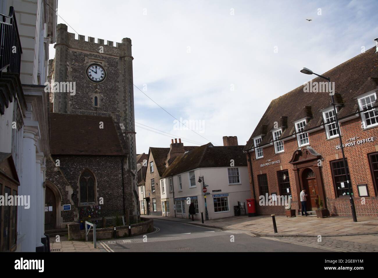 L'église Saint Mary le More et le bureau de poste à Wallingford, Oxfordshire, au Royaume-Uni Banque D'Images