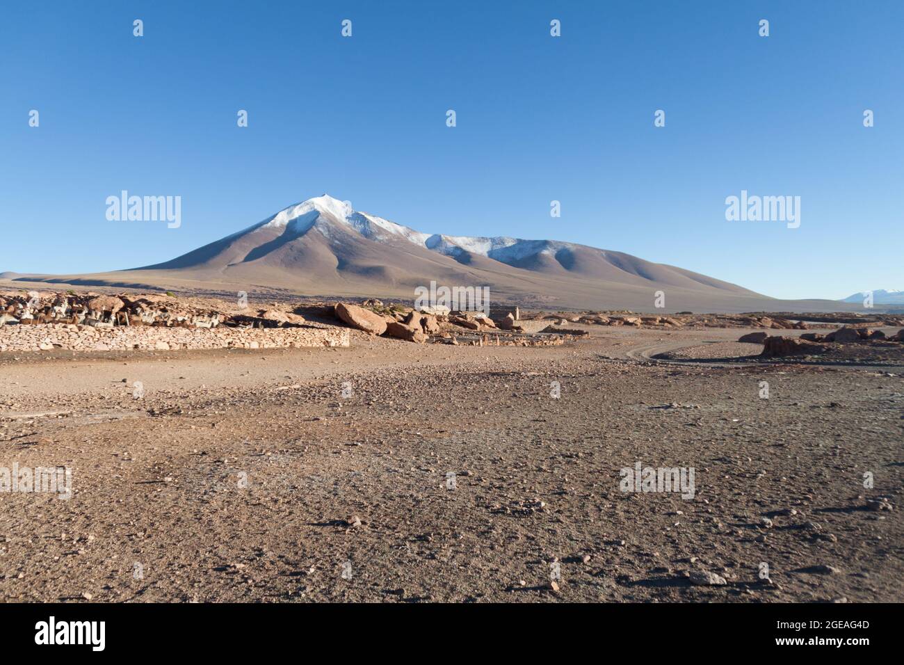 Petit village sur altiplano bolivien Banque D'Images