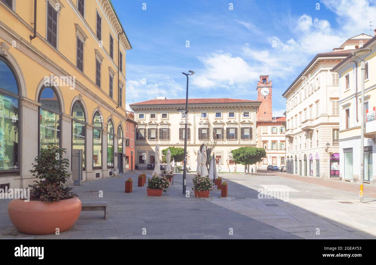Place Gramsci également connue sous le nom de place Rosary à Novara.Piedmont, Italie. Banque D'Images