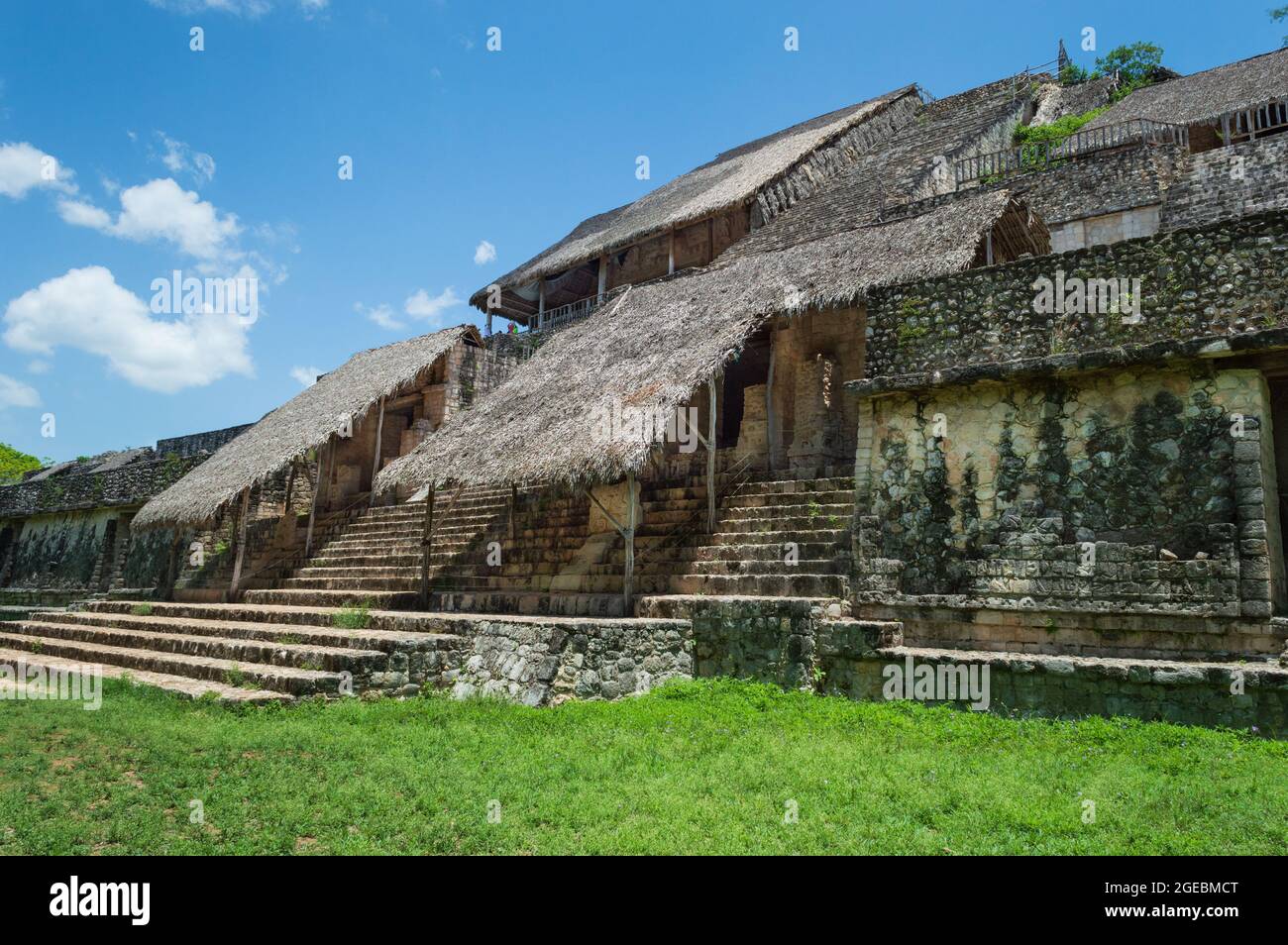 Le bâtiment Acropolis du site Ek Balam Maya, Yucatan, Mexique. Banque D'Images