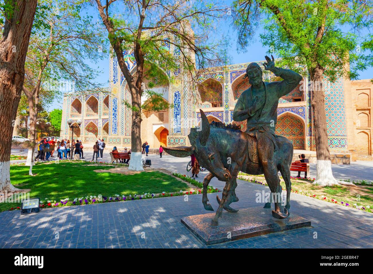 Bukhara, Ouzbékistan - 16 avril 2021 : monument Nasreddin Hodja ou Mullah Nasreddin Hooja près du Nadir Divan Beghi Madrasah, complexe Lyabi Hauz de la BU Banque D'Images