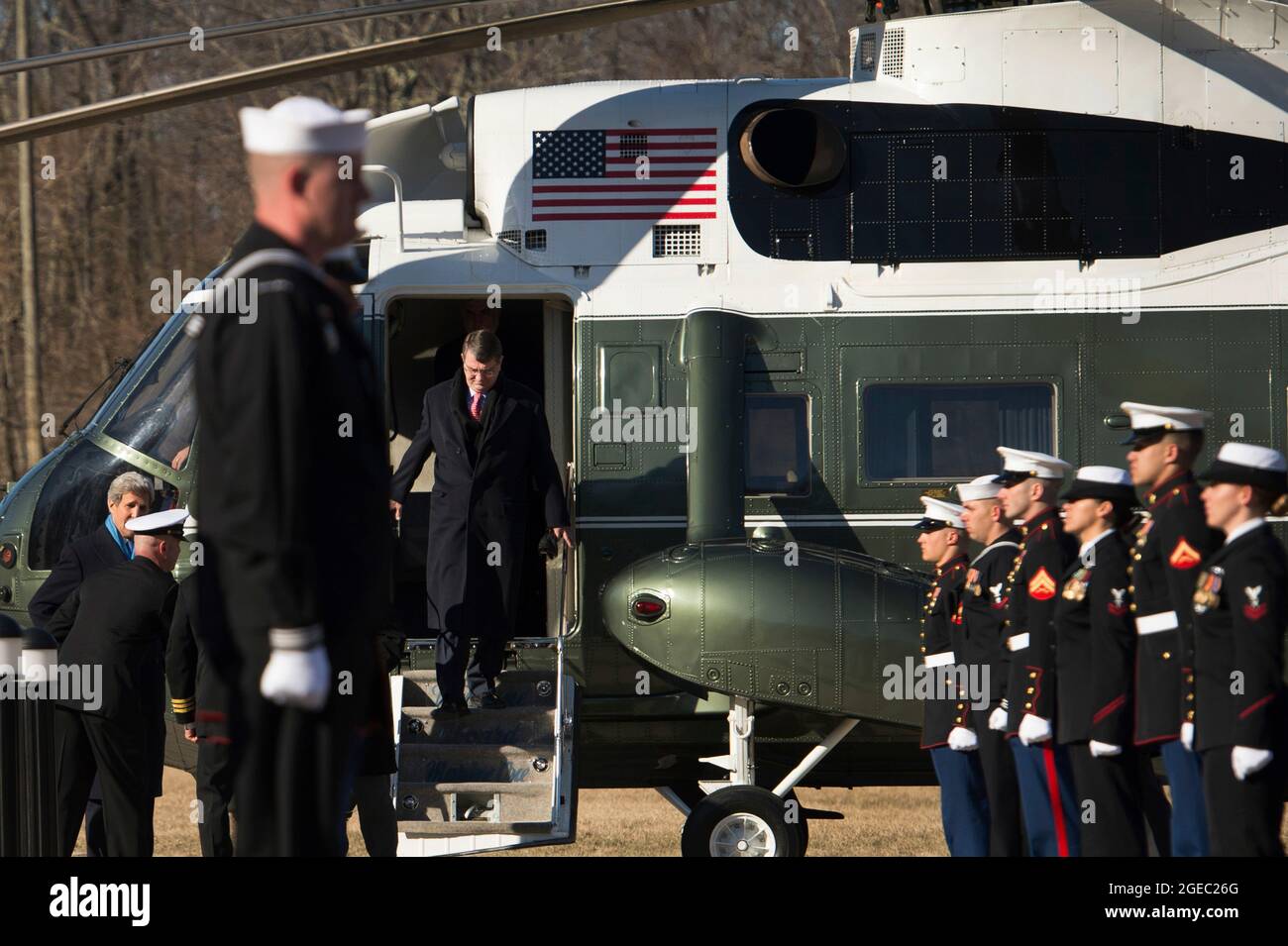 Le secrétaire à la Défense Ash carter arrive à Camp David, au Maryland, afin de rencontrer le chef de l'exécutif afghan Abdullah Abdullah Abdullah, le secrétaire d'État John Kerry, le secrétaire au Trésor Jacob L. Lew, et le président afghan Ashraf Ghani pour discuter de questions d'importance mutuelle le 23 mars 2015. (Photo du Sgt principal, Adrian Cadix)(sortie) Banque D'Images