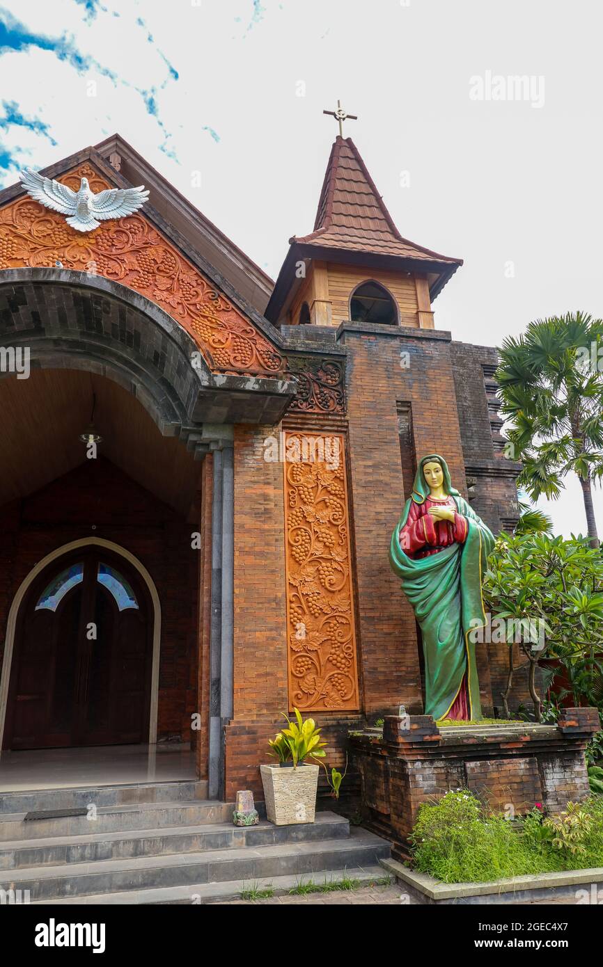 Bali, Indonésie - 16 avril 2020. Le Sacré coeur de la paroisse de Jésus  Palasari est une paroisse de l'Église catholique romaine dans le diocèse de  Denpasar, Bali Photo Stock - Alamy