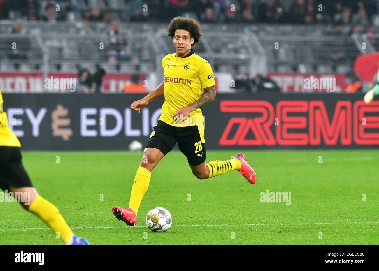 Supercup 2021, signal Iduna Park Dortmund : Bor. Dortmund - FC Bayern Munich; Dortmund« s Axel Witsel. Banque D'Images