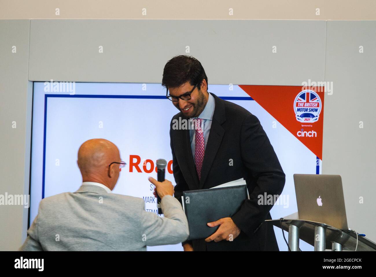 Farnborough, le 19th août 2021.Le député Ranil Jayawardena, ministre du Commerce international, a pris la parole à l'occasion de la Journée nationale de l'industrie automobile. Banque D'Images