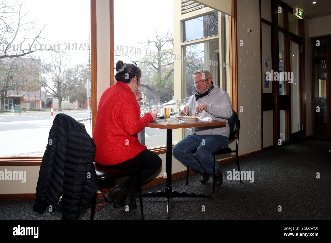 Ballarat, Australie, 17 septembre 2020. Les clients du Park Hotel à Ballarat, dans la région de Victoria, allège les restrictions jusqu'à la troisième étape et permettent de rouvrir les lieux. Crédit : Dave Helison/Speed Media/Alamy Live News Banque D'Images