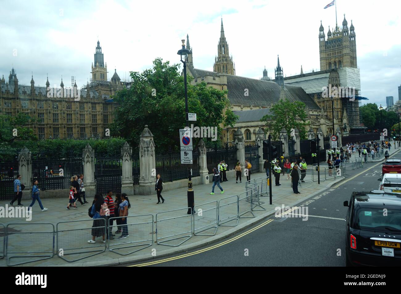 Vue panoramique sur le palais de Westminster à Parliament Square à Westminster, Londres, Angleterre, Royaume-Uni Banque D'Images