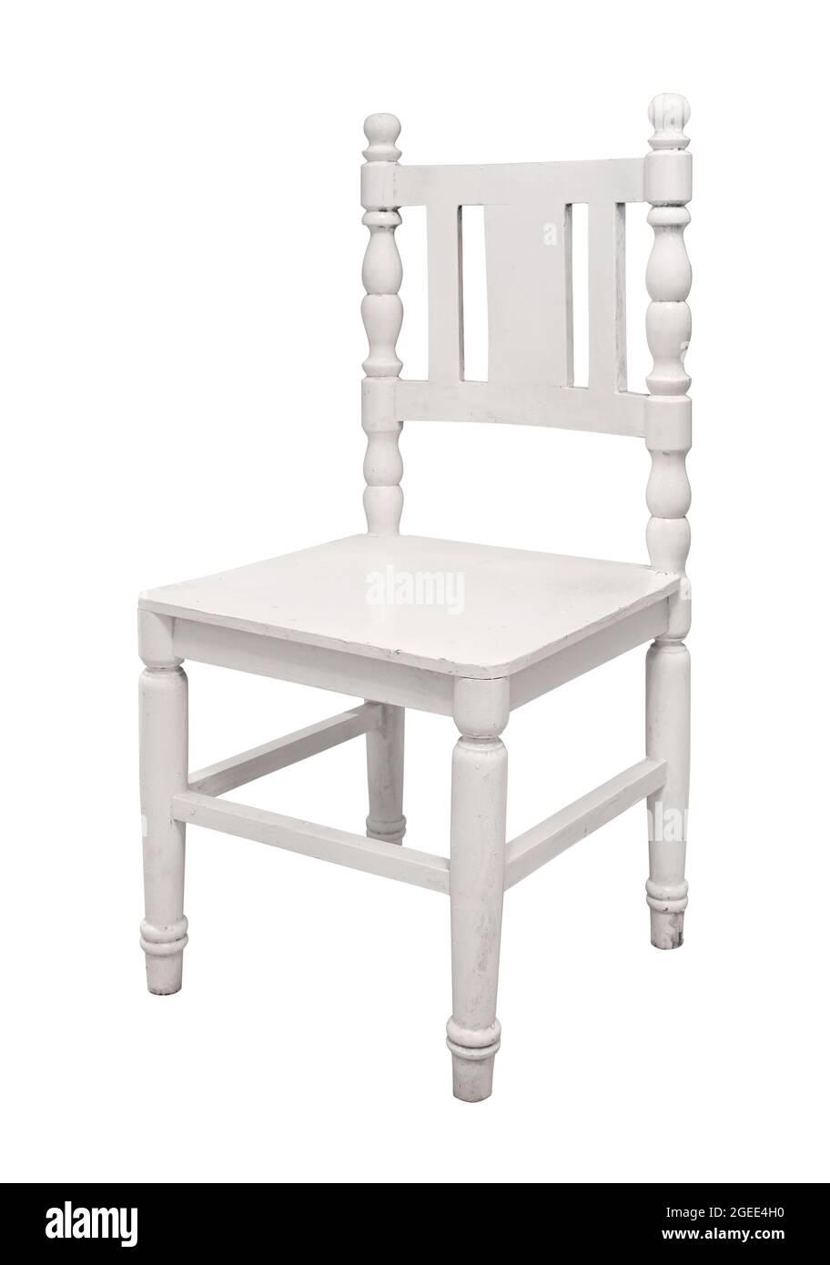 Ancienne chaise en bois peint blanc isolée sur blanc Banque D'Images