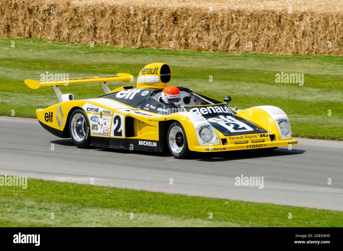 1978 voiture de course Renault Alpine A442B, primée au Mans, qui monte sur le circuit de montée de la colline lors de l'événement automobile Goodwood Festival of Speed 2014. Banque D'Images