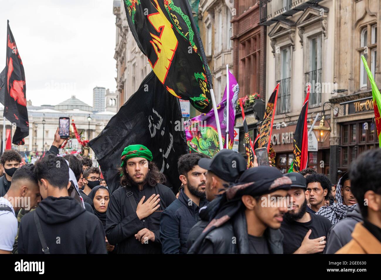 Londres, Royaume-Uni. 19 août 2021. Une grande procession religieuse commémorant la mémoire de Hussain qui était le petit-fils du prophète Mahomet. Hussain était martyrisé ce jour-là. Crédit : Ian Davidson/Alay Live News Banque D'Images