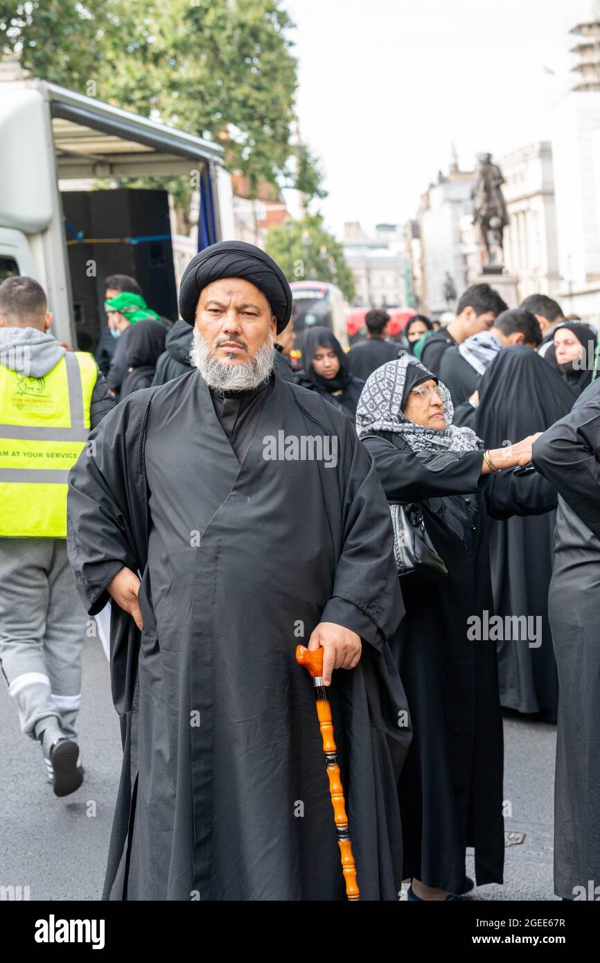 Londres, Royaume-Uni. 19 août 2021. Une grande procession religieuse commémorant la mémoire de Hussain qui était le petit-fils du prophète Mahomet. Hussain était martyrisé ce jour-là. Crédit : Ian Davidson/Alay Live News Banque D'Images