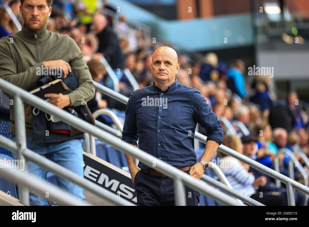 Richard Agar entraîneur-chef de Leeds Rhinos dans le stand Banque D'Images