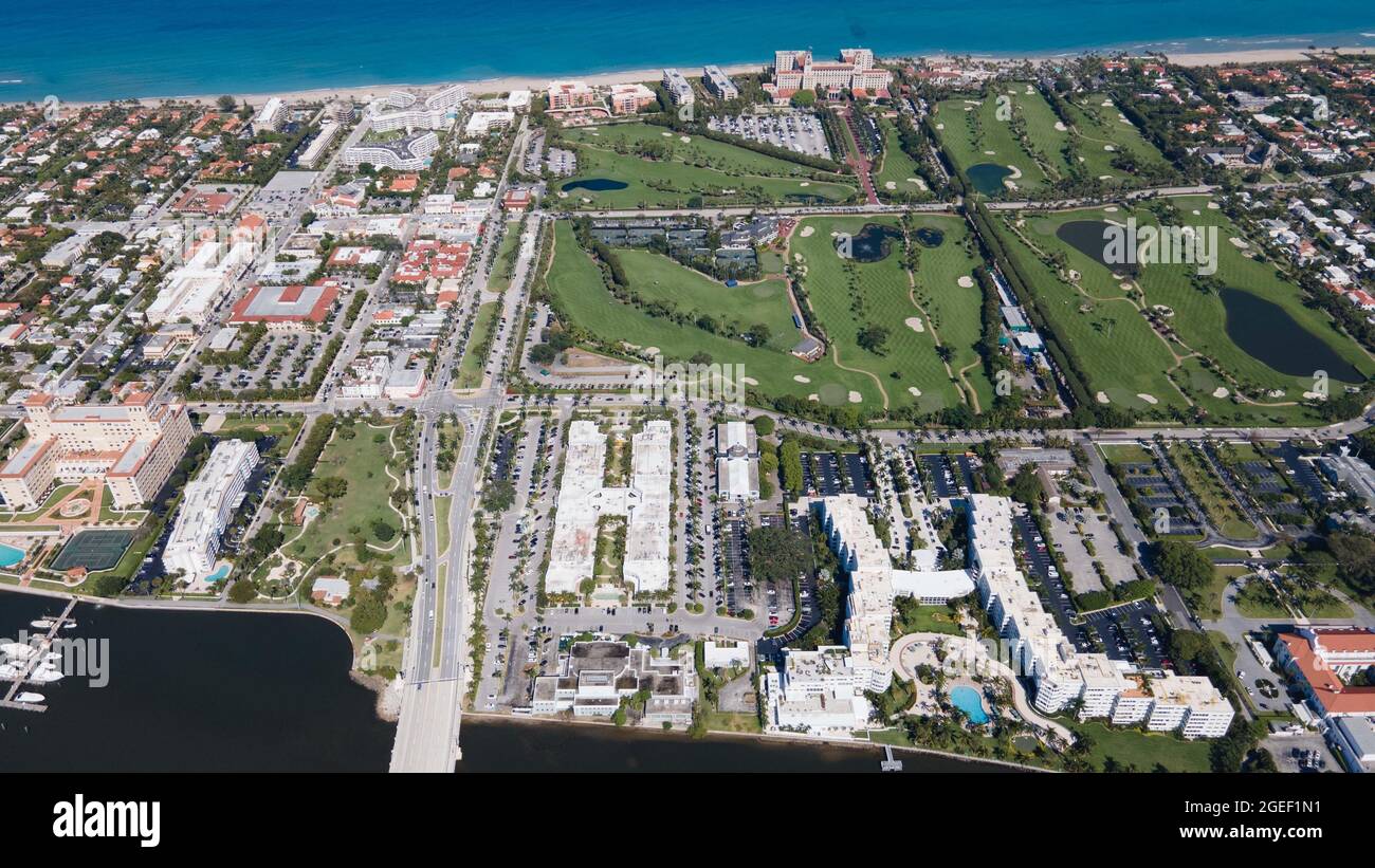 Vue aérienne du quartier près de la plage en Floride Banque D'Images