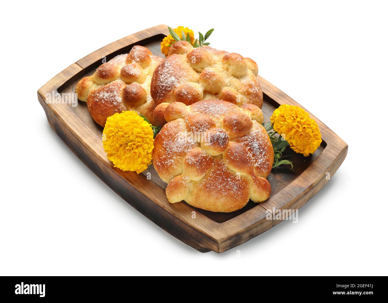 Pain des morts sur fond blanc. Célébration de la Journée des morts au Mexique (El Dia de Muertos) Banque D'Images