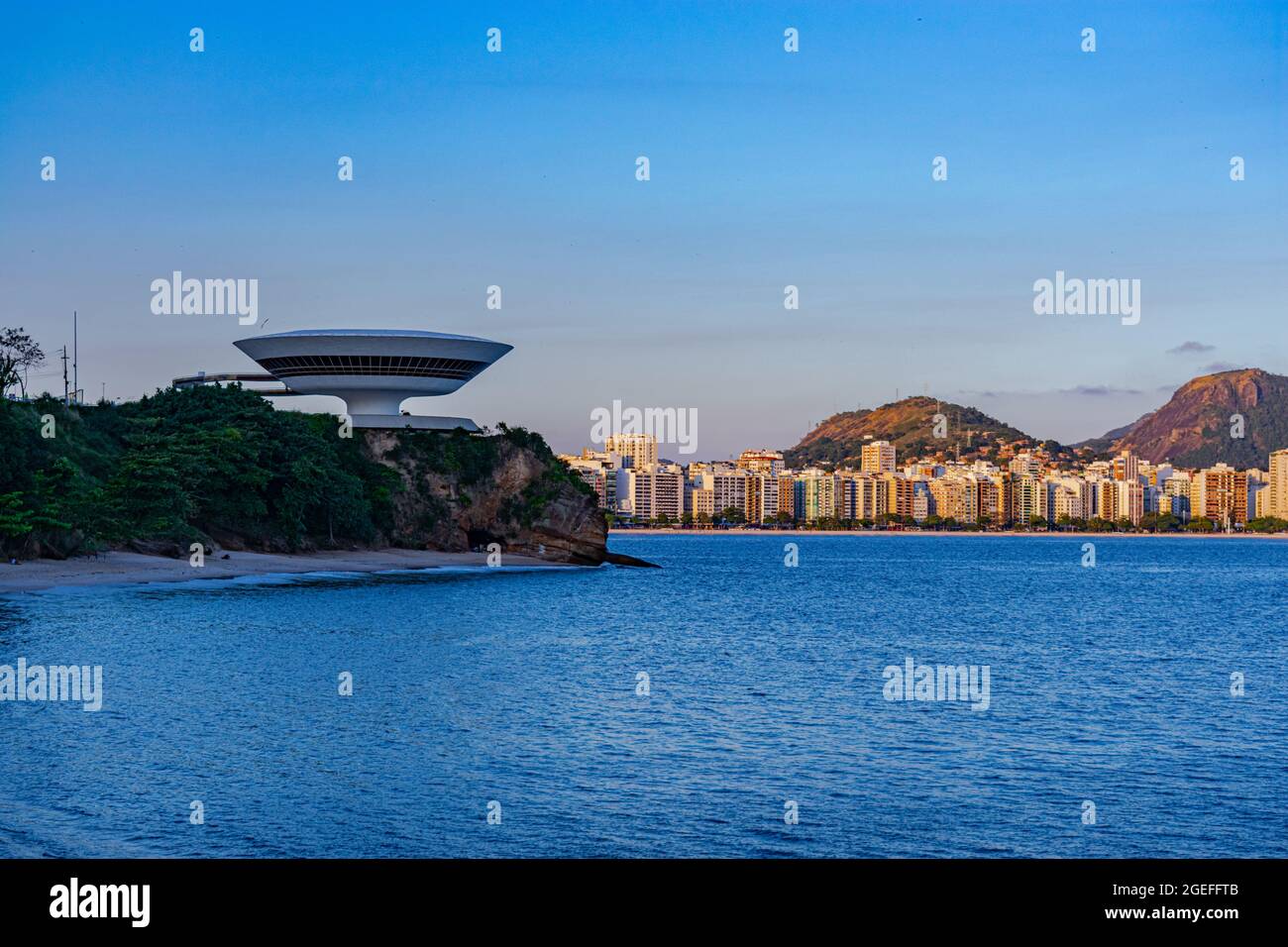 Le musée d'art contemporain de Nitreói conçu par Oscar Niemeyer Banque D'Images