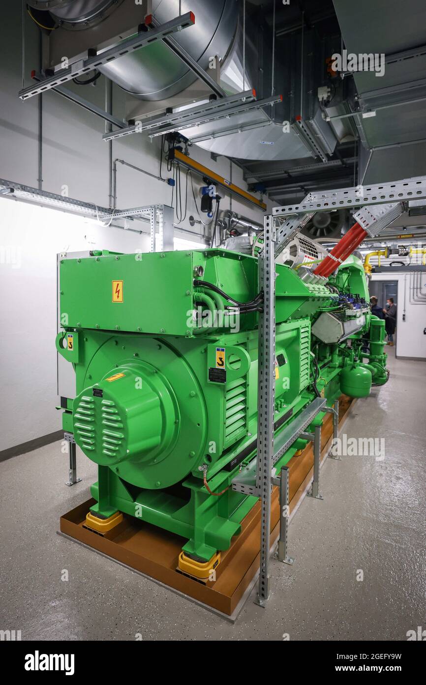 Hambourg, Allemagne. 19 août 2021. Un moteur 'Jenbacher/INNO Type 416' pour  le gaz et l'hydrogène exposé à l'usine de cogénération de Hansewerk à  Hambourg-Othmarschen. L'agence Cluster Energies renouvelables Hamburg  (EEHH) a fourni