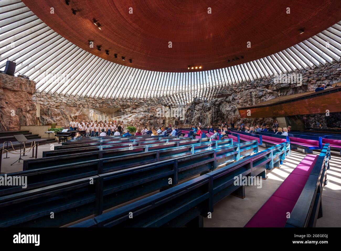 Intérieur de l'église Temppeliaukio - Église souterraine construite sur un rocher - Helsinki, Finlande Banque D'Images