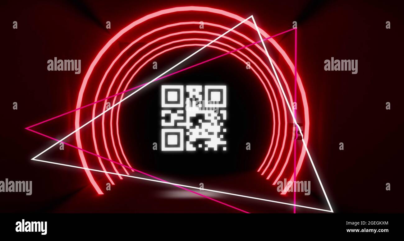 Lecteur de code QR avec éléments au néon sur fond noir Banque D'Images