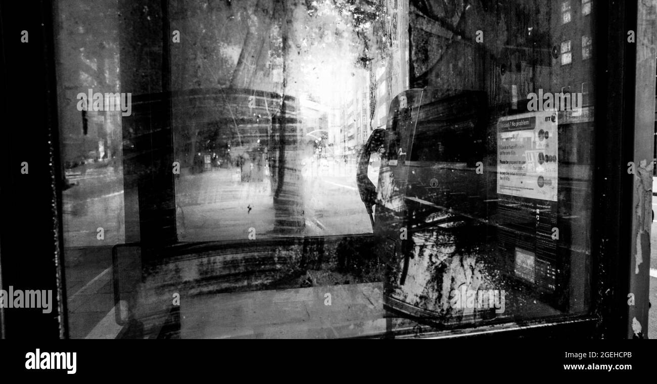 Ancienne boîte téléphonique Banque D'Images