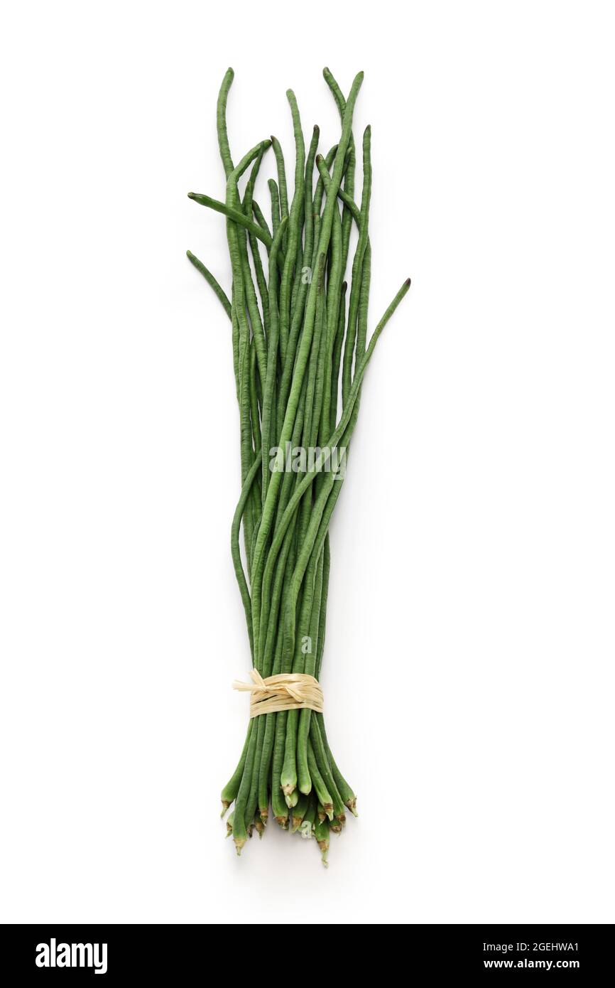 un bouquet de niébé isolé sur fond blanc Banque D'Images