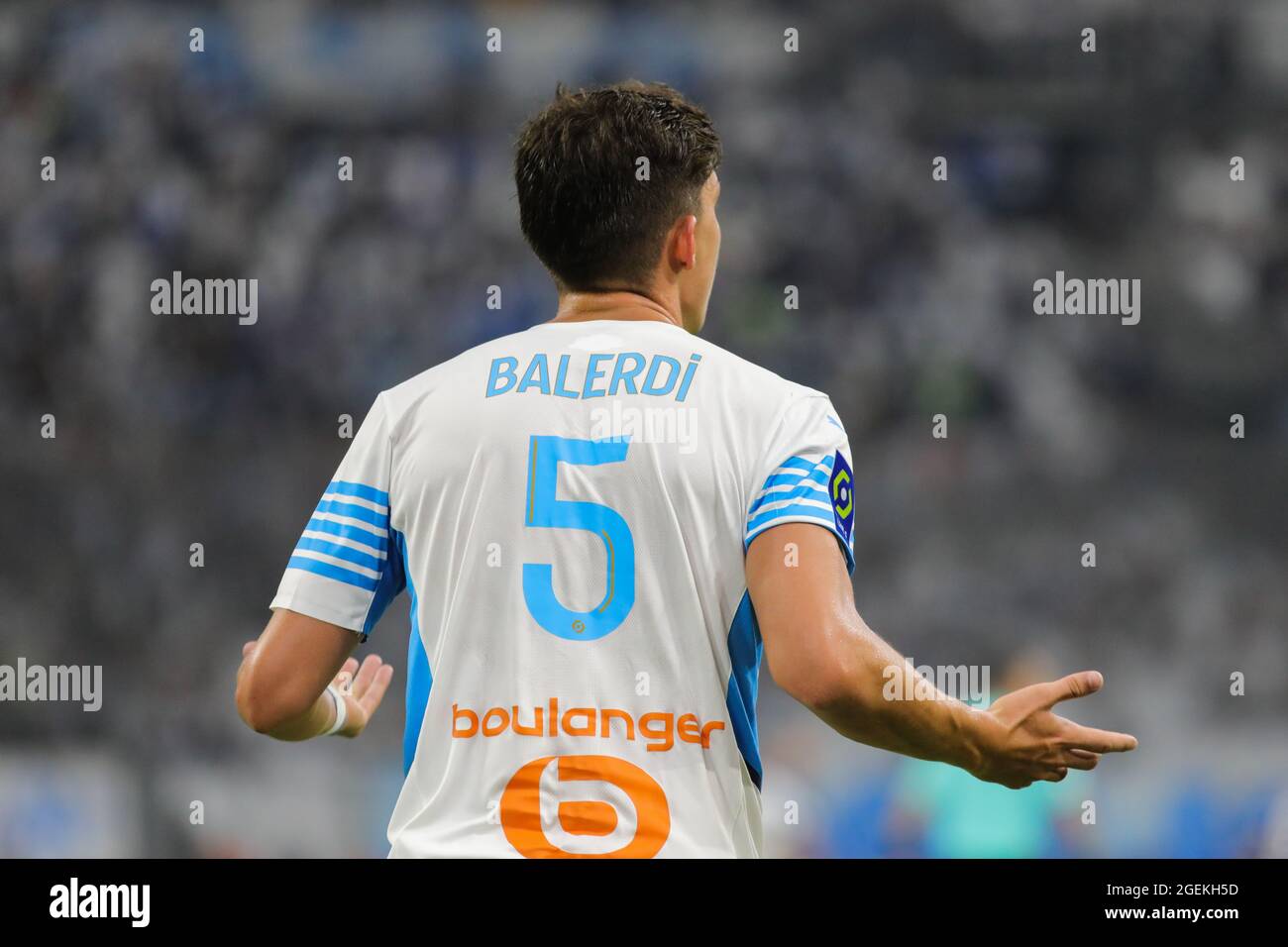 L'Olympique de Marseille, le défenseur Leonardo Balerdi, lors du match de la Ligue 1 Uber Eats entre Marseille et Bordeaux au Vélodrome d'Orange le 15 août 2 Banque D'Images
