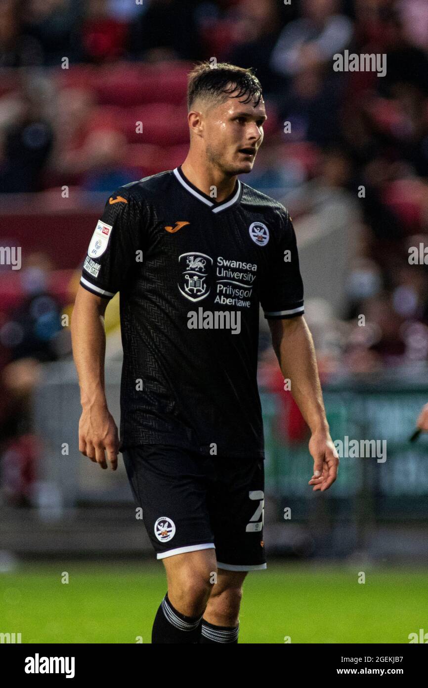 Bristol, Royaume-Uni. 20 août 2021. Liam Cullen de la ville de Swansea en action. EFL Skybet Championship Match, Bristol City et Swansea City au stade Ashton Gate à Bristol, Avon, le vendredi 20 août 2021. Cette image ne peut être utilisée qu'à des fins éditoriales. Utilisation éditoriale uniquement, licence requise pour une utilisation commerciale. Aucune utilisation dans les Paris, les jeux ou les publications d'un seul club/ligue/joueur. photo de Lewis Mitchell/Andrew Orchard sports Photography/Alamy Live News crédit: Andrew Orchard sports Photography/Alamy Live News Banque D'Images