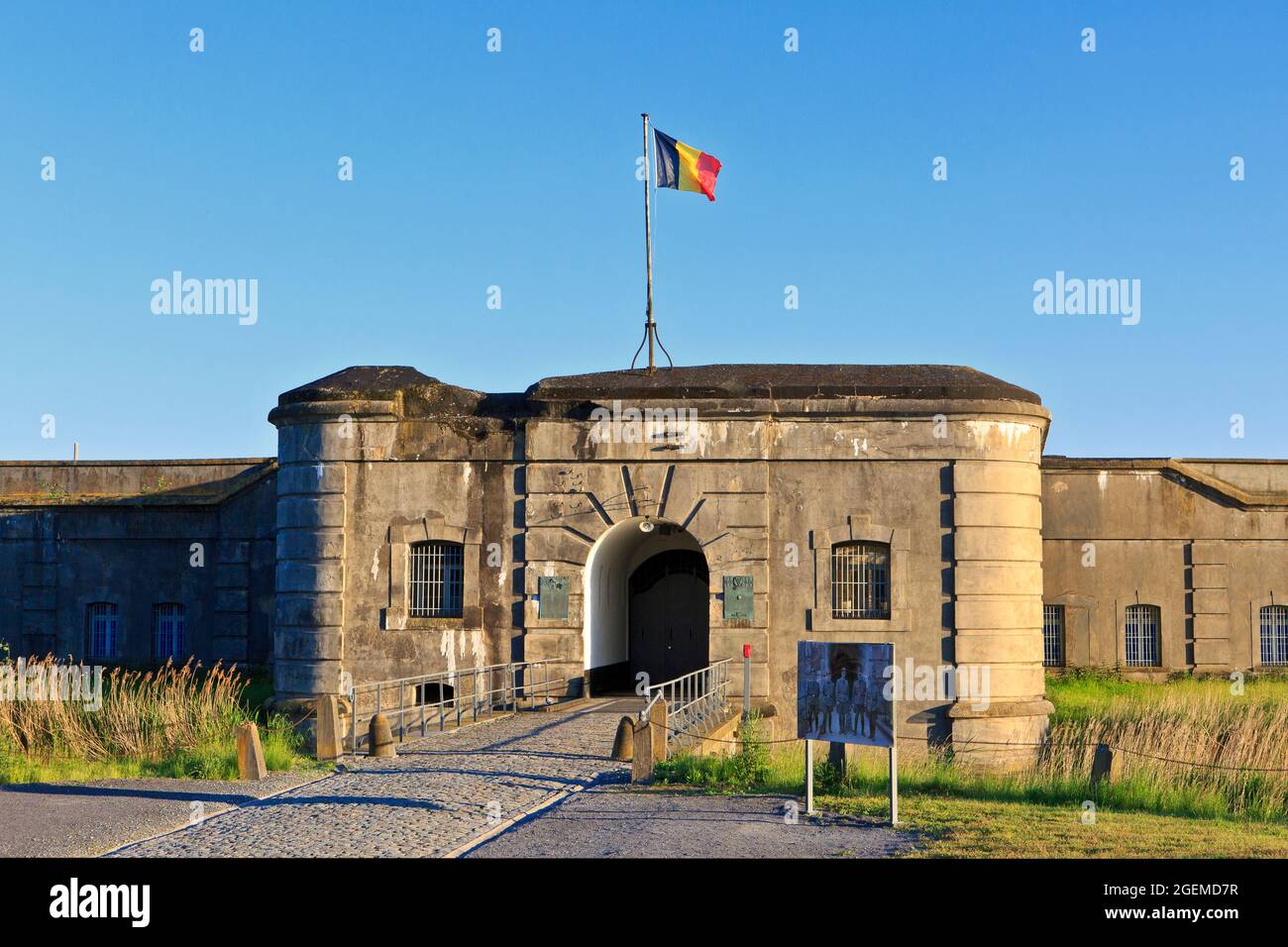 Entrée principale du fort Breendonk (camp de la prison nazie de la Seconde Guerre mondiale) à Breendonk (province d'Anvers), Belgique Banque D'Images