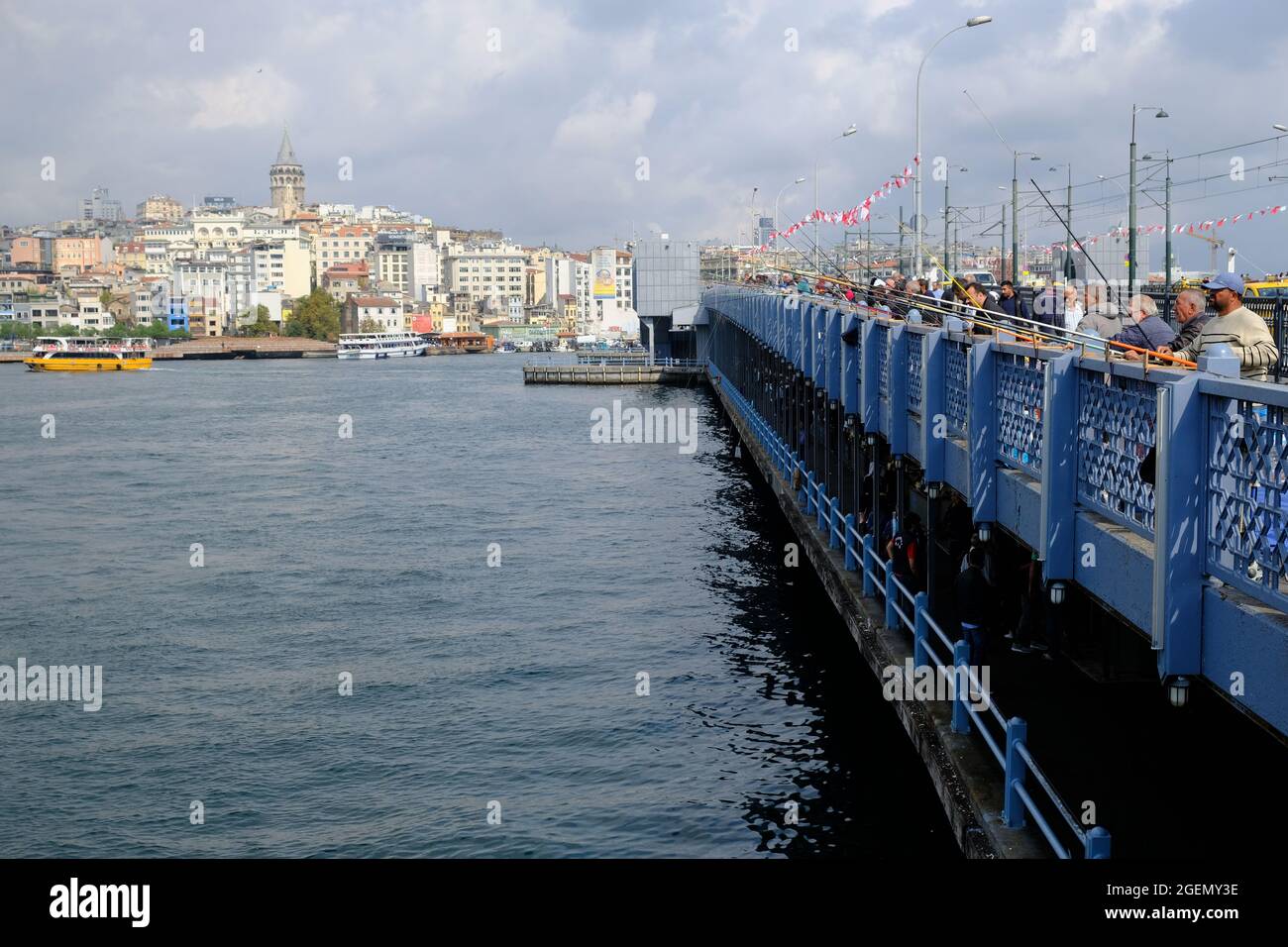 Turquie Istanbul - Pont de Galata vue à la Tour de Galata Banque D'Images