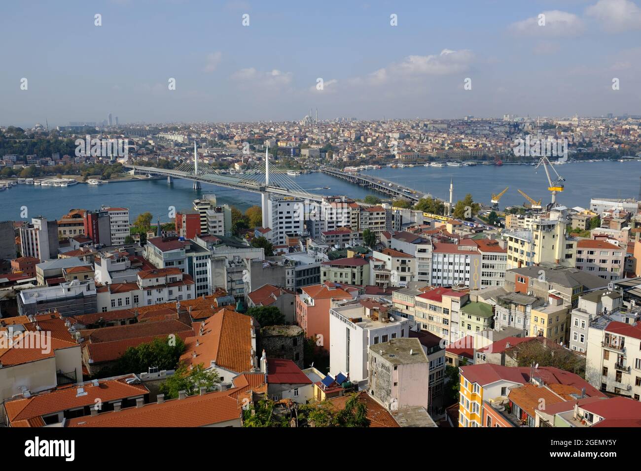 Turquie Istanbul - vue de la Tour de Galata au pont Atatürk et au pont Metro Banque D'Images