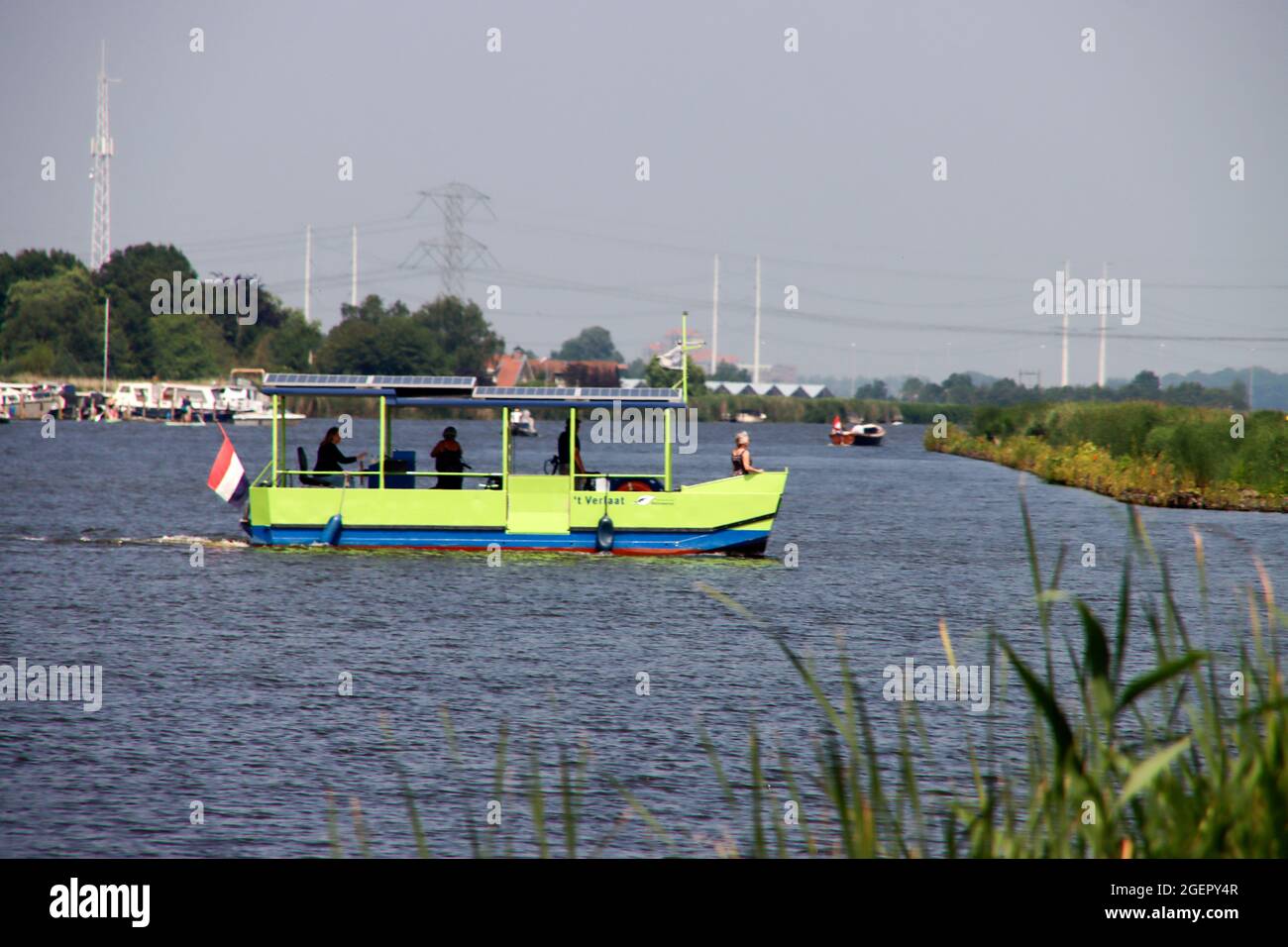 Ferry pour vélos et piétons traversant la Rotte entre Bleiswijk et Zevenhuizen, pays-Bas Banque D'Images