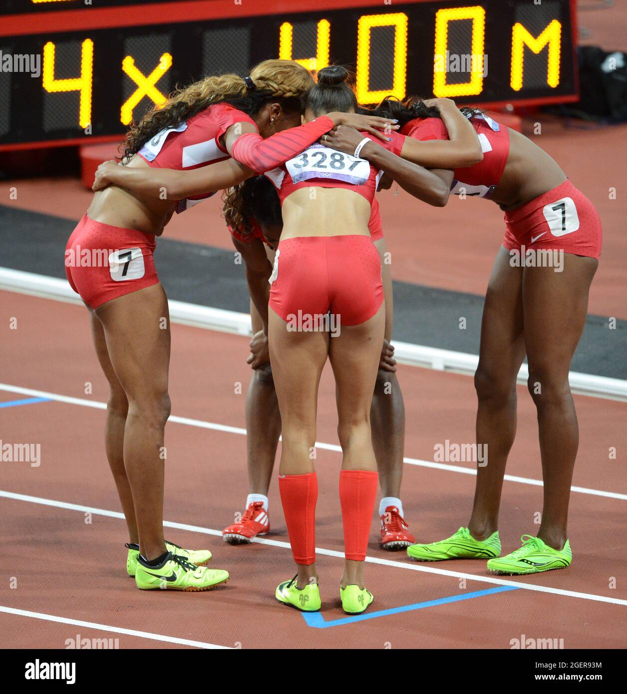 Sanya Richards-Ross, Deedee Trotter, Francena McCorory et Allyson Felix gagnent l'or dans le relais féminin de 400m la dernière nuit d'Athlétisme à l'Olympii Banque D'Images