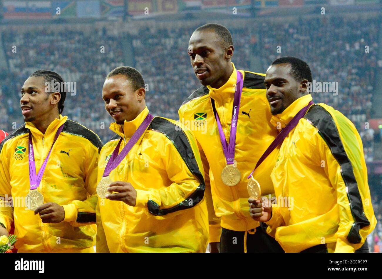 La Jamaïque remporte l'or dans la finale masculine 4 x 100m lors de la dernière nuit d'athlétisme au stade olympique de Londres, le 11 août 2012 Banque D'Images