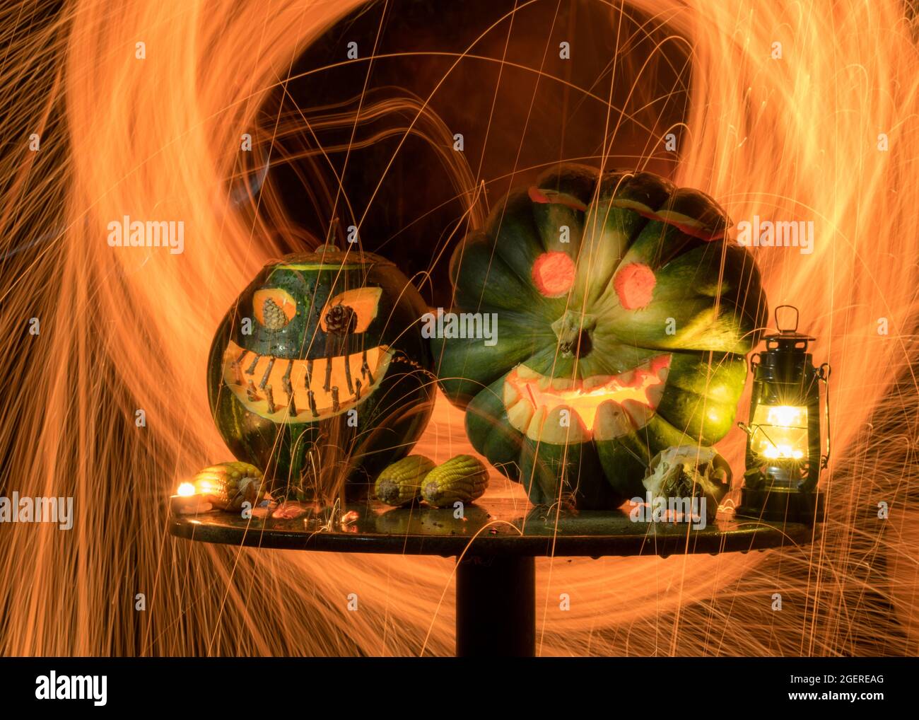 Symbole terrible Halloween - Jack-o-lanterne. Tête de citrouille terrible dans les flammes de l'enfer feu. Un visage brûlant, un truc ou un régal. Heure d'Halloween. TH Banque D'Images