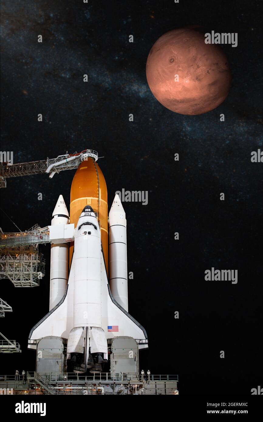 Décollage de la navette spatiale sur une mission. Éléments de cette image fournie par la NASA. Banque D'Images