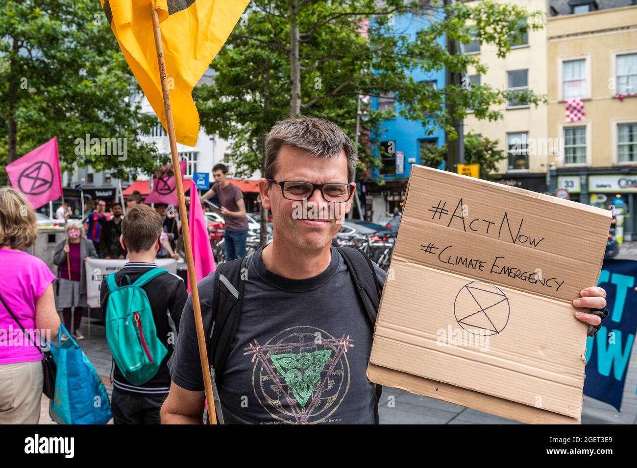 Cork, Irlande. 21 août 2021. Un petit groupe d'environ 60 manifestants de la rébellion des extinction se sont réunis aujourd'hui sur le Grand Parade pour souligner la nécessité d'une « action immédiate et équitable pour la neutralité carbone ». Après un certain nombre de discours, le groupe a marché le long de South Mall et de Patrick Street avant de se diviser en groupes de discussion à Grand Parade. Mark Lumley de Cork était à la manifestation. Crédit : AG News/Alay Live News Banque D'Images