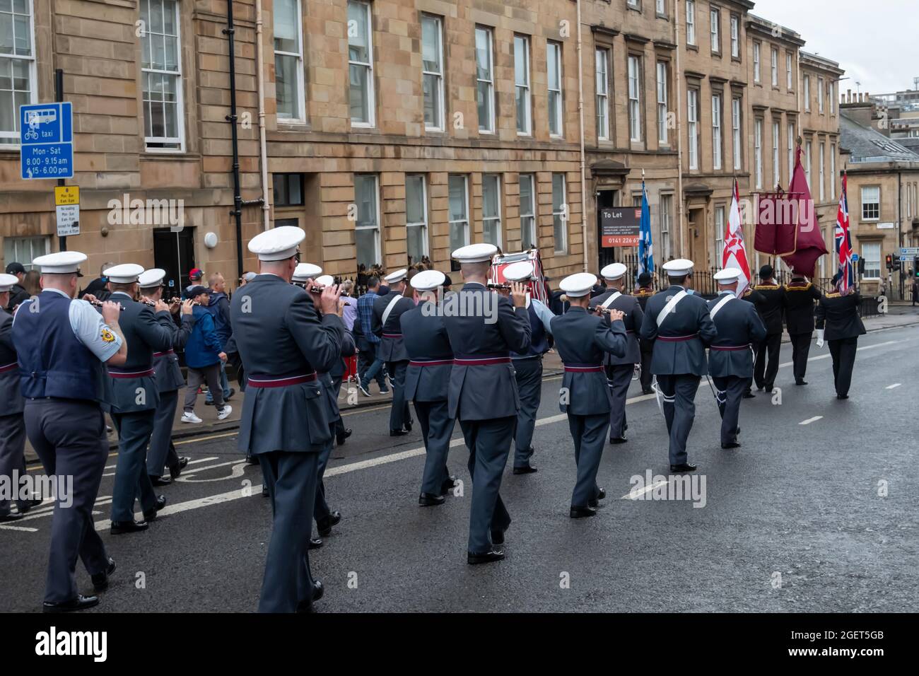 Glasgow, Écosse, Royaume-Uni. 21 août 2021. Les membres qui participent à la ville de Glasgow CAMPSIE Branch Club Apprentice Boys of Derry procession à travers les rues de la ville, y compris la pose d'une couronne au Cenotaph sur la place George. Credit: SKULLY/Alay Live News Banque D'Images